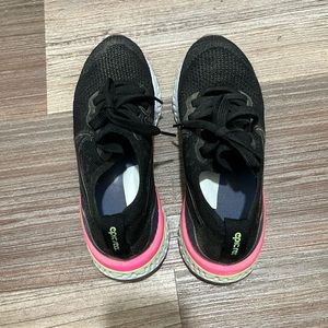 Nike epic fly knit 2 size 5